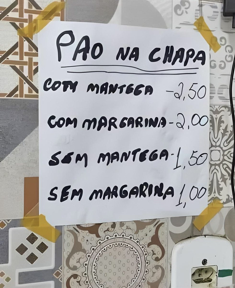 Anúncios estranhos tweet media