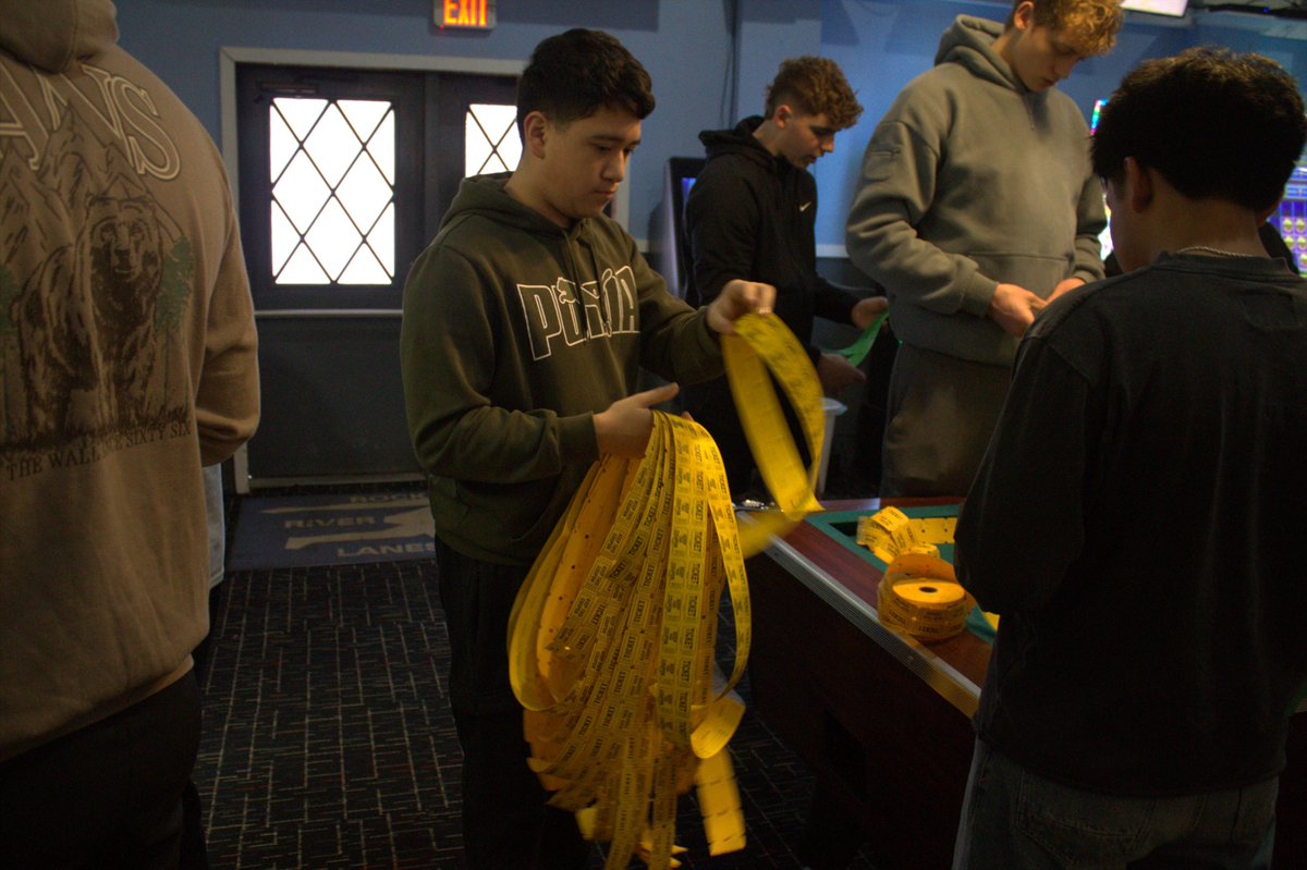 Huge thank you to all who made our Football/Softball Fundraiser a success!🏈🥎
Grateful for our athletes, families, bowlers, raffle supporters, &amp; generous lane sponsors! This year was very fun and rewarding for the players and programs!
We appreciate this amazing community! ❤️