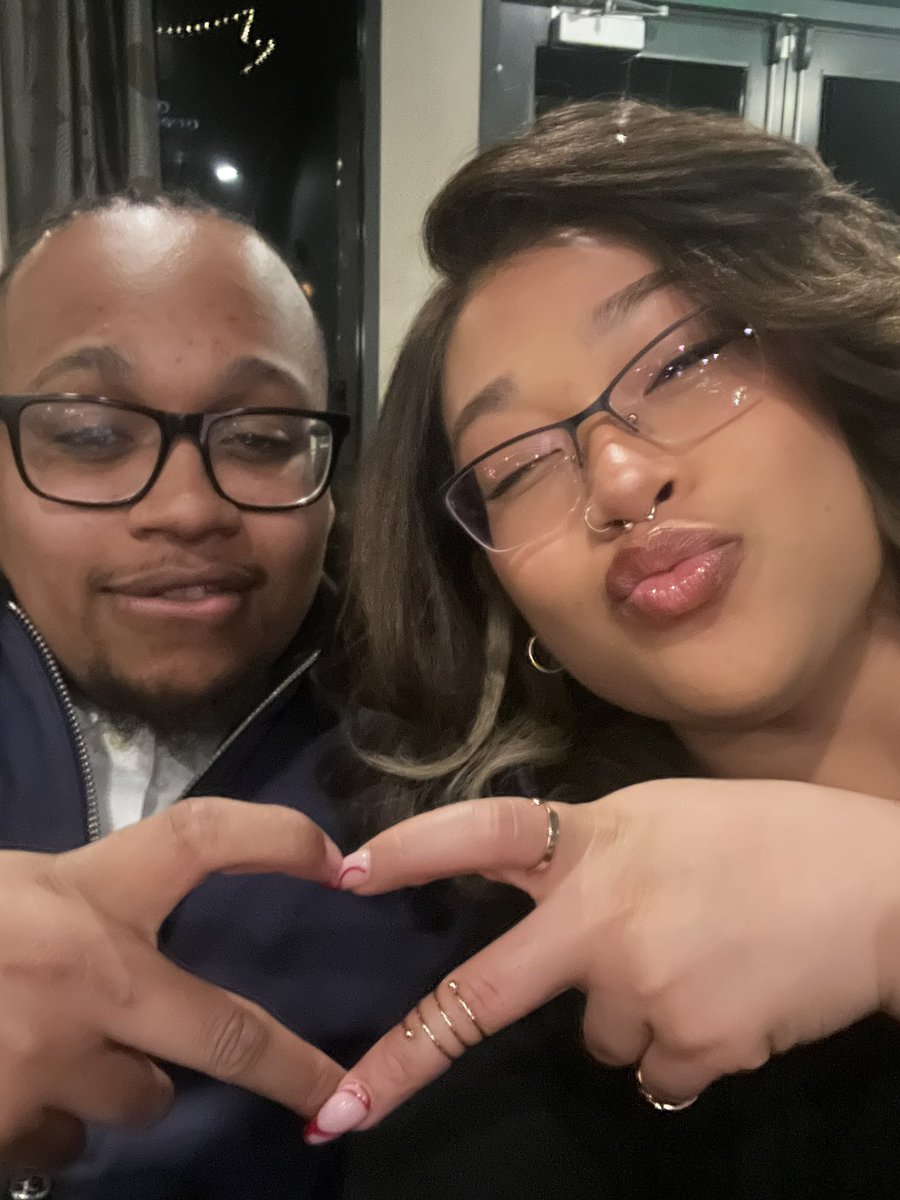 oops_its_alysha's tweet photo. fiancée has a nice ring to it ��� https://t.co/wSAWvYdgCA