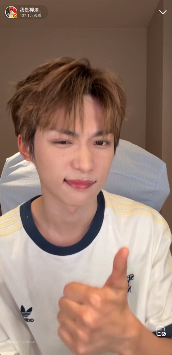 น้องมาไลฟ์อีกรอบแล้ว น้ำตาจะไหลฟังไม่ออก แต่หล่อมากค่ะ 🥹💕  แล้วเม้าส์เก่งมาก 😆

weibo.com/l/wblive/p/sho…

#ZIYU #梓渝