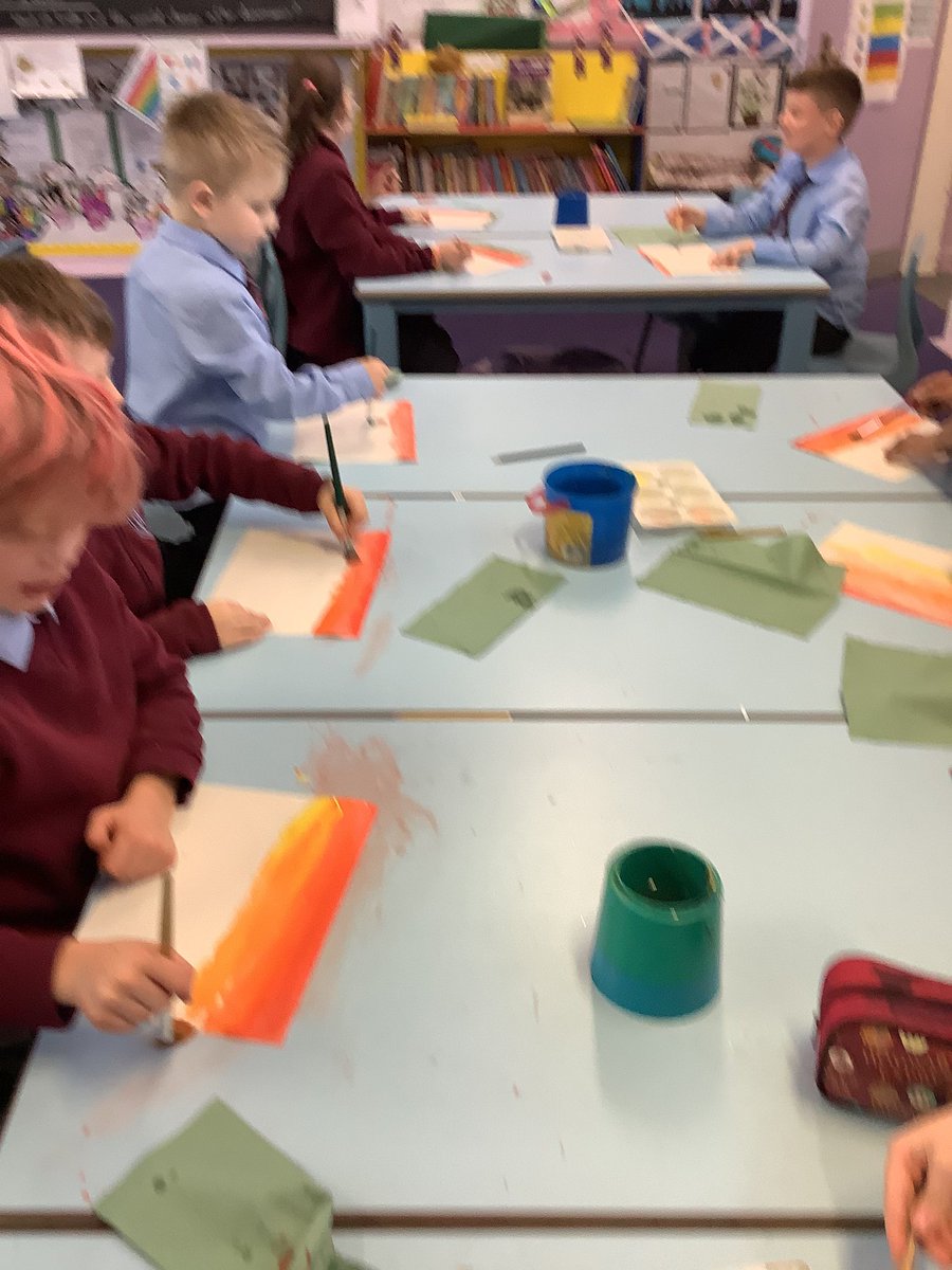 MrsCowanP4_5's tweet photo. P4/5 are using their painting skills as they create a watercolour background 🦖🦕 @TownheadPS #NewTopic #dinosaurs https://t.co/3d3ffzMf0s