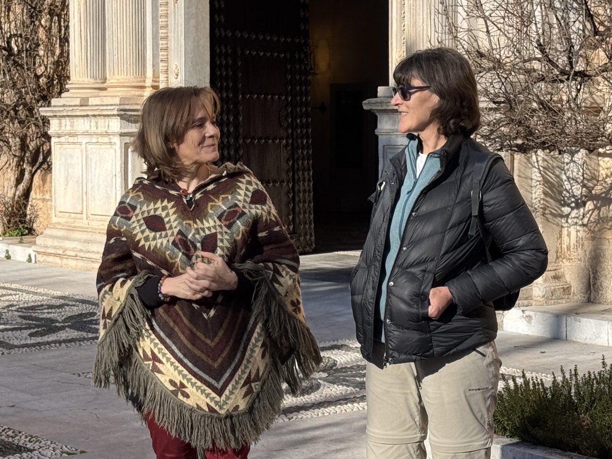 ViceInfraSosUGR's tweet photo. 🌳 Mejor calidad del aire, temperaturas más agradables, impacto en la fauna 🪲

👷‍♀️ Ya en marcha el plan de revegetación de alcorques en los espacios verdes de la #UGR

🤝 En colaboración con @ACCCGranada0 

💻 Noticia: https://t.co/ABdddpCxz8 https://t.co/DdIENhayvS