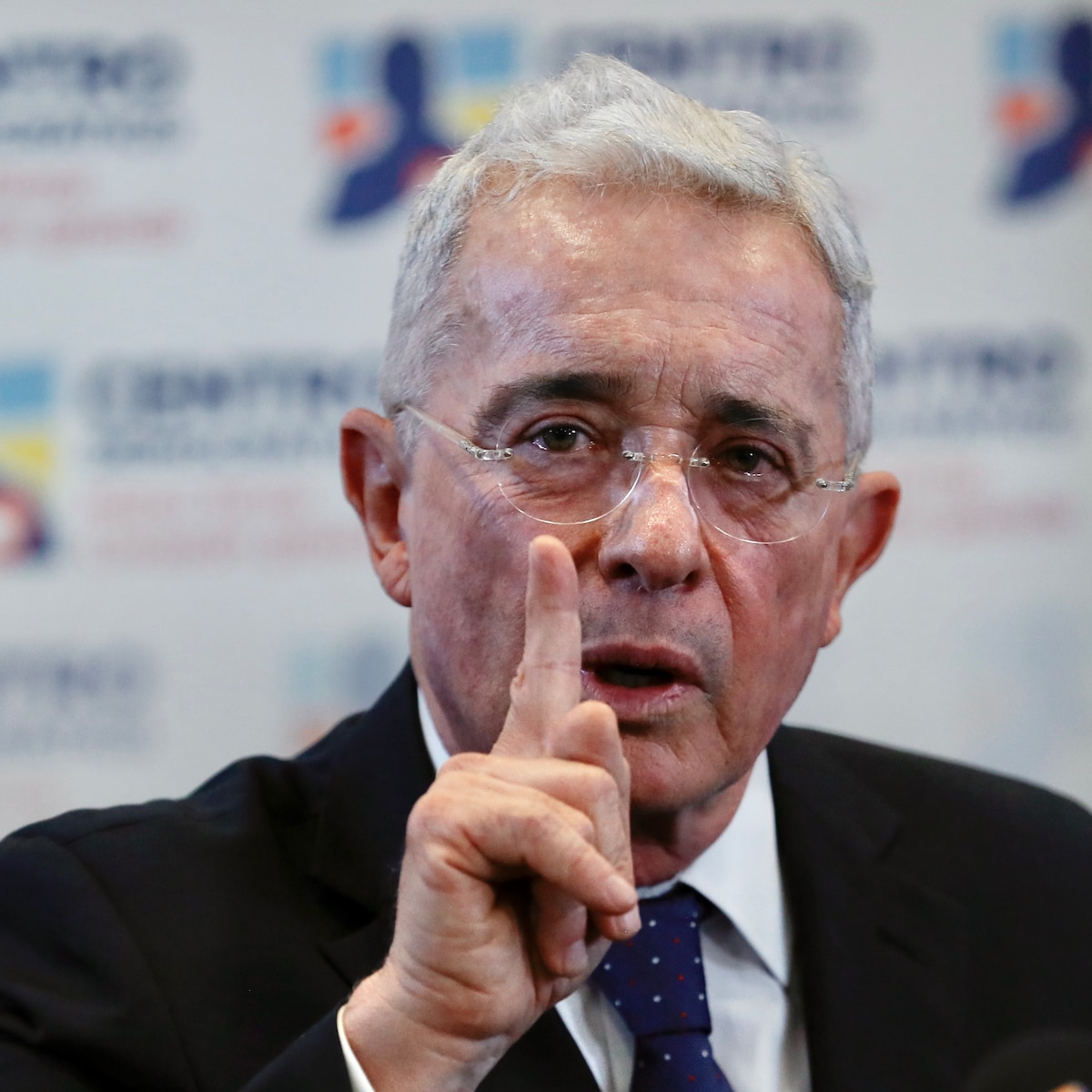 “Yo tengo toda la confianza en la transparencia del registrador nacional”: dijo este sujeto. Eso significa que el fraude electoral está organizado.