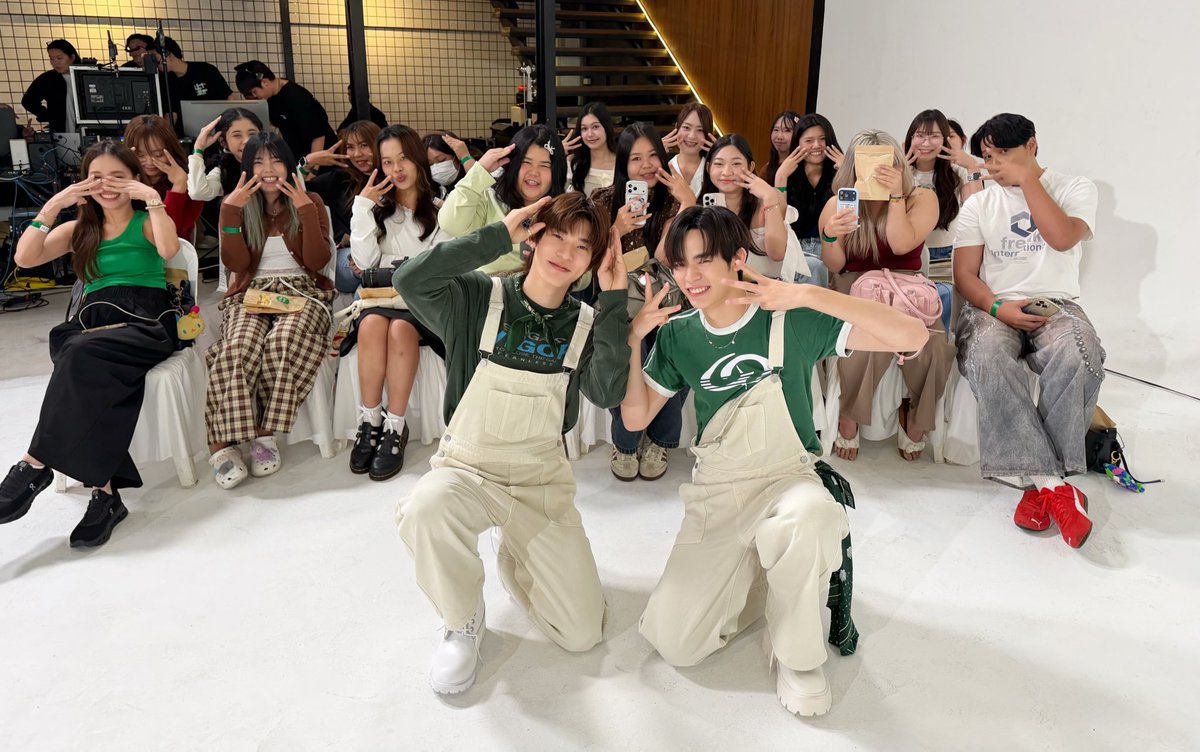 DomundiTV's tweet photo. ขอขอบคุณ @GrabTH ที่ให้เกียรติ “ตี๋ตี๋”  @twnpich และ “ป๋อ” @porsuppakarn ได้มาร่วม Live พูดคุยและทำกิจกรรมสนุกๆ ในวันนี้นะคะ 🥰

ขอขอบคุณแฟน ๆ ทุกคนที่มาเจอกัน รวมถึงแฟน ๆ ที่ติดตามรับชม Live และส่งกำลังใจมาให้ทั้งสองคนด้วยนะคะ 🫶🏻✨️

GRABFOOD WITH TEETEEPOR
#GrabFoodถูกกว่าชัวร์xTeeteePor
