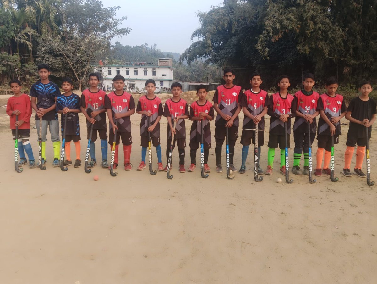 tazuddin101's tweet photo. Karimganj Hockey Association remembered ite founding President Late Sahirul Islam Bokul on his 4th death anniversary. A friendly hockey match was organised at Alekhargool. Emad Uddin Secretary of Karimganj Hockey Association, Salim Ahmed, Taz Uddin and others present there. https://t.co/pclF1sGJK1