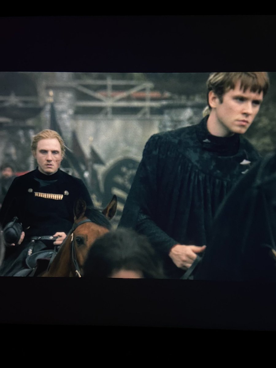 GERİ DÖN GERİ DÖNNNNNNN NOLURSUN GERİ DÖN
#AKOTSK