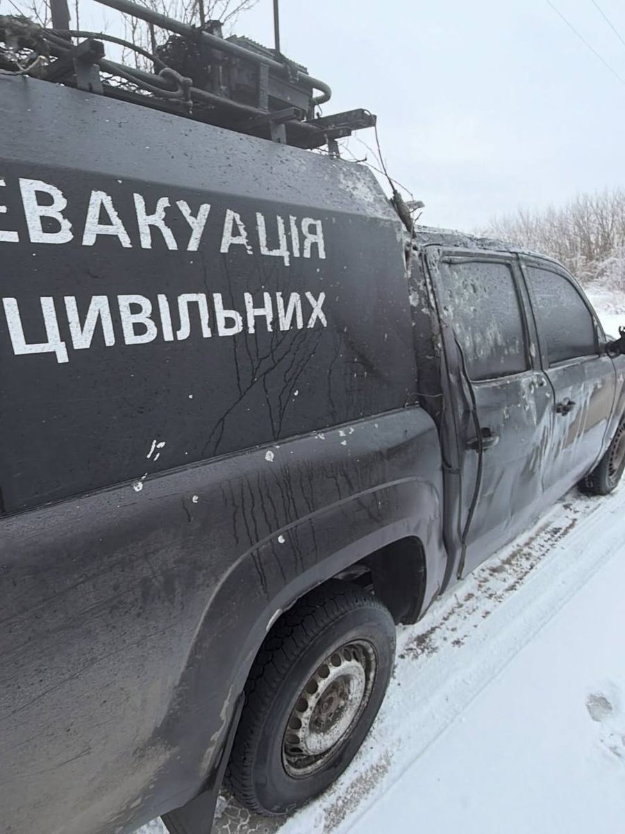 The wonderful volunteer Denys Kristof (Hollander) was injured by a deliberate russian terrorist attack on his vehicle while on a mission to evacuate civilians from Kharkiv😡! Motherfckin filthy abominations! <a href="/IntlCrimCourt/">Int'l Criminal Court</a> #RussiaIsATerroristState t.me/kharkivlife/13…