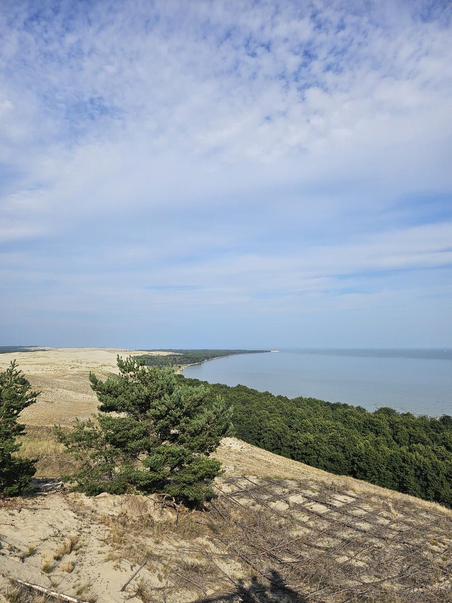 CatherineBJRCC's tweet image. 🌊 Curonian Spit — Russia’s Baltic Desert

Baltic dunes, pine forests &amp;amp; silent beaches 🌊
The Curonian Spit is one of Russia’s most unique landscapes.

#CuronianSpit #TravelRussia #Nature