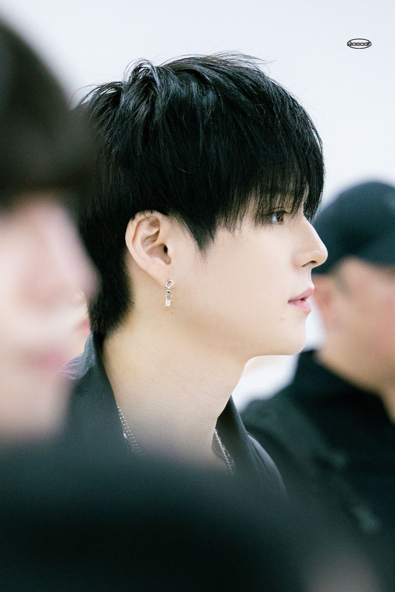 요시 테토인 이유 
굳이 입 안열어도 티존이 설명