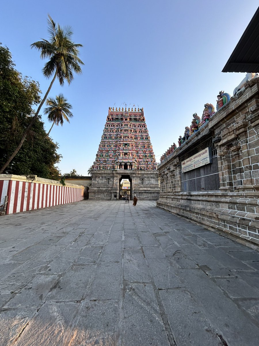 PantryCar's tweet image. Blissful Darshan at Sattainaadhar Temple! 😇

As you can see very less crowd! So hassle free superb darshan at all Sannidhis. 

What a beautiful Ambal name! “Thirunilai Naayagi” ♥️🙏🏼

#Sirkazhi #Delta #TemplesOfTamilNadu