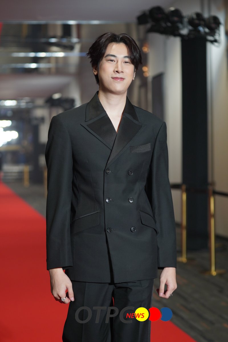 "เจ็ท เจษฎากร" ร่วมเดิน Red Carpet ในงาน Gala Premiere ภาพยนตร์เรื่อง ราคี THE STAIN  

#jet_bundit 
#ราคีGALA 
#ราคีxSiamParagon 
#ราคีTHESTAIN