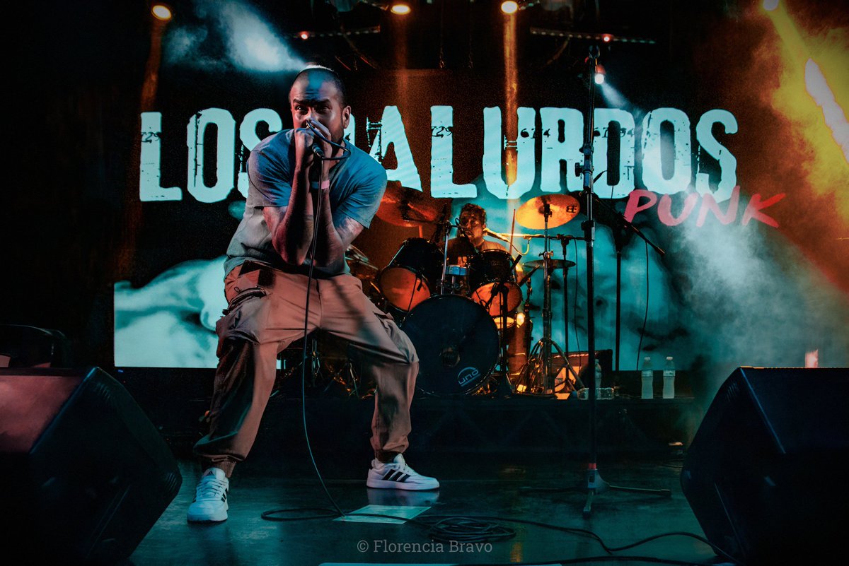 LosPalurdosPunk's tweet photo. Nos van llegando fotos de la fecha del sábado en #Zadar!
Muchas gracias a todos los q se acercaron,muchas gente nueva y los amigos de siempre.
Agradecimiento especial al Pela, @FedeeSan y @MxMerchan !! dándonos una gran mano en todo!

#LosPalurdos #Punk #PunkRock
#Ramones #Rock https://t.co/a0VFxeUzB3