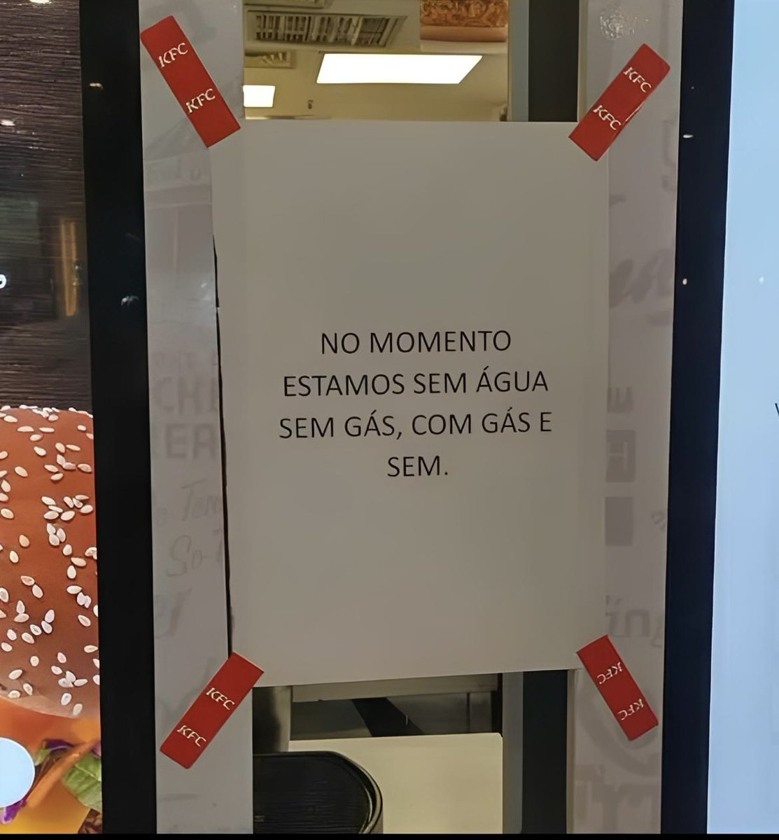 Anúncios estranhos tweet media