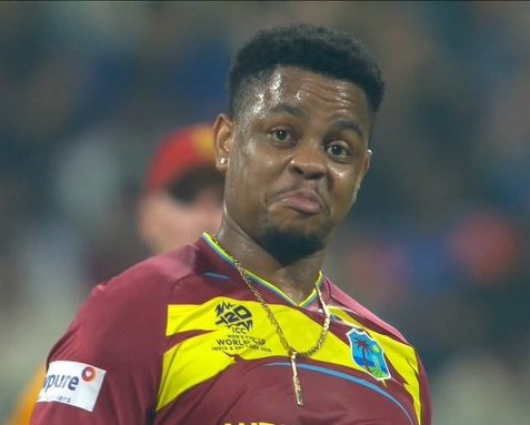 weymarplanet's tweet photo. Can't bat.
Can't bowl.
Drops 2 sitters.

PATHETIC. ABSOLUTE PATHETIC! 🚮
THE HELL IS THIS MUSEKIWA DOING https://t.co/c16zrnM85J
