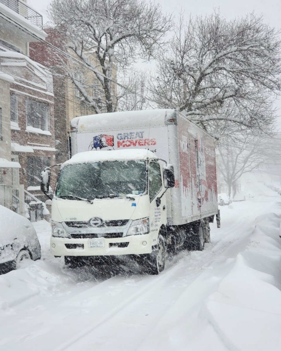 GreatMoversNY's tweet image. Blizzard outside ❄️
Fresh start inside 🏠
Snow or no snow — we show up early, pack carefully, and move safely.
That’s the Great Moving &amp;amp; Storage difference.

📞 212-607-8272
#WinterMove #TrustedMovers
