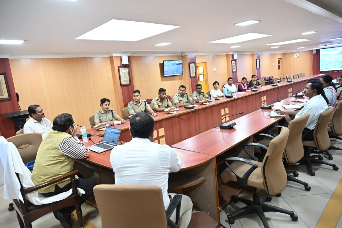 DirBpspa's tweet photo. Today, Sri B. K. Sharma, IPS (Retd.), former Director General of Police, Odisha, visited BPSPA and delivered two insightful sessions on Cyber Crime and the IT Act for the DySP Probationers of the 9th Batch. Faculty members of the Academy were also present during the sessions. https://t.co/lHb1JVzSdZ
