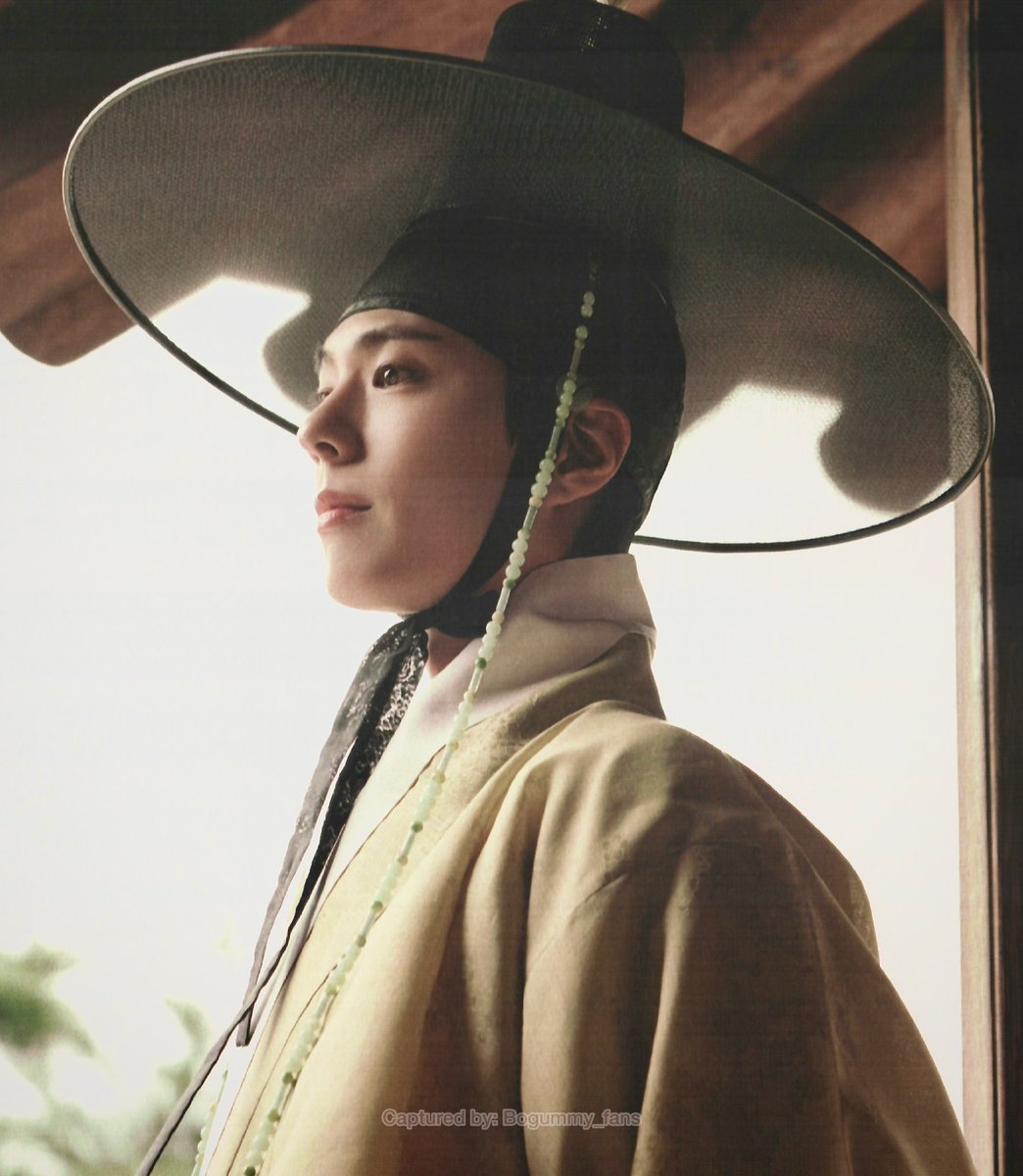 Good night to the person who lives rent-free in my mind 😌😴🩵

#ParkBoGum #박보검