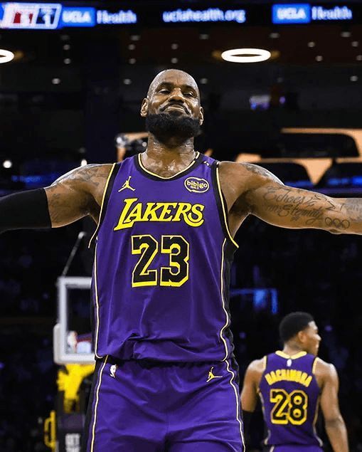 The First 3 Minutes Tell You Everything. 

We track early touches, early shot volume, and rotation patterns to isolate value before books adjust.

Real data. Real projections. Real results.

Follow + join DubClub. 

#NBALiveBets #SportsBettingLife #BettingEdge #NBAContent