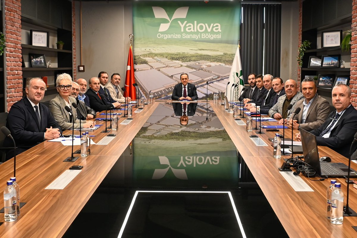 yalovamakineosb's tweet photo. 📍 2026 Yılı 2. Müteşebbis Heyet Toplantımızı Gerçekleştirdik

Yalova Valimiz Sayın Dr. Ahmet Hamdi Usta’nın başkanlığında gerçekleştirilen Müteşebbis Heyet Toplantımızda; Organize Sanayi Bölgemizde yürütülen çalışmalar ve güncel durum hakkında bilgilendirme yapıldı ardından 2026 Yılı Çalışma Programı görüşülerek karara bağlandı. 

Bölgemizin planlı gelişimi için katkı sunan tüm Müteşebbis Heyet üyelerimize teşekkür ederiz.
