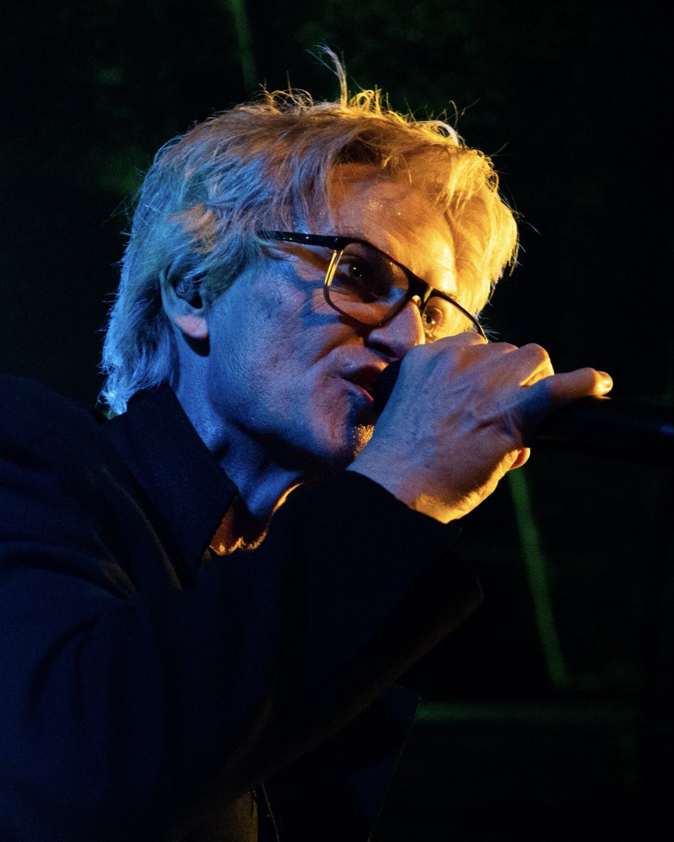 Econoline Crush tweet media