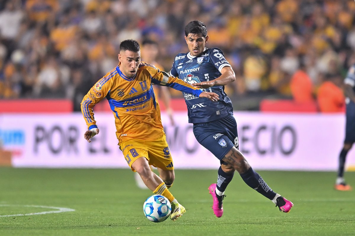 No podemos negar que Fernando Gorriaran corre todo el partido y lo ves como loco por toda la cancha. Sin embargo, es fecha que aún no se sabe exactamente cuál es su principal función, pues no genera a la ofensiva y tampoco es alguien que defensivamente aporte algo.