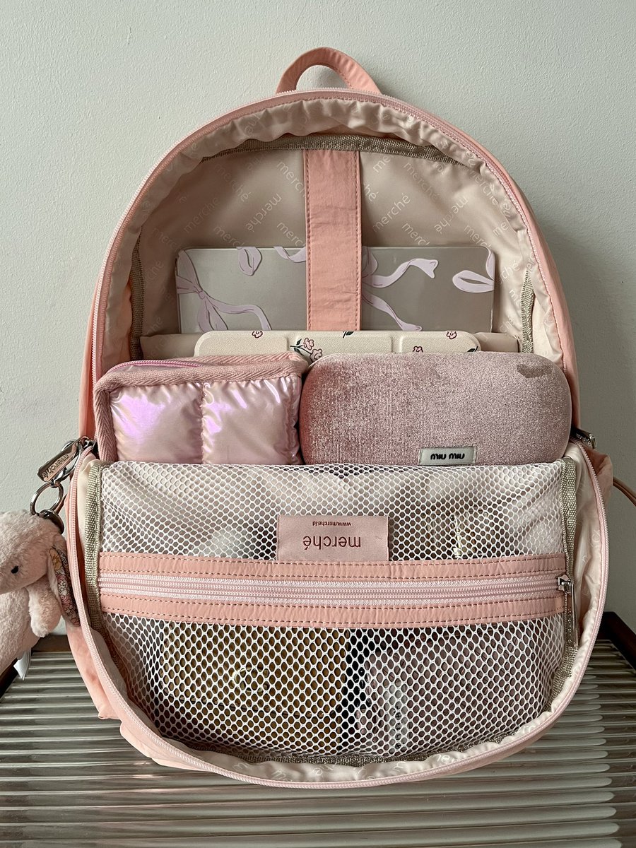 ─merche bona backpack 🖇️ https://t.co/rtBwBtwB9O (punyaku warna blush & brown sugar) suka banget sama designnya super cute & puffy, diantara ransel merche yang lain backpack bona ini paling aku suka designnya. walaupun