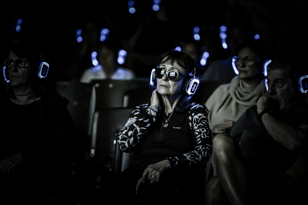 pataeizmendi's tweet photo. Efecto Cine - Cine a cielo abierto

Plataforma itinerante de Exhibición 
de Cine.

“ Todos estos años de gente “

@EfectoCine @fedelemos26 
@medioymediocine @Club_Silent https://t.co/G42JhGKhYV