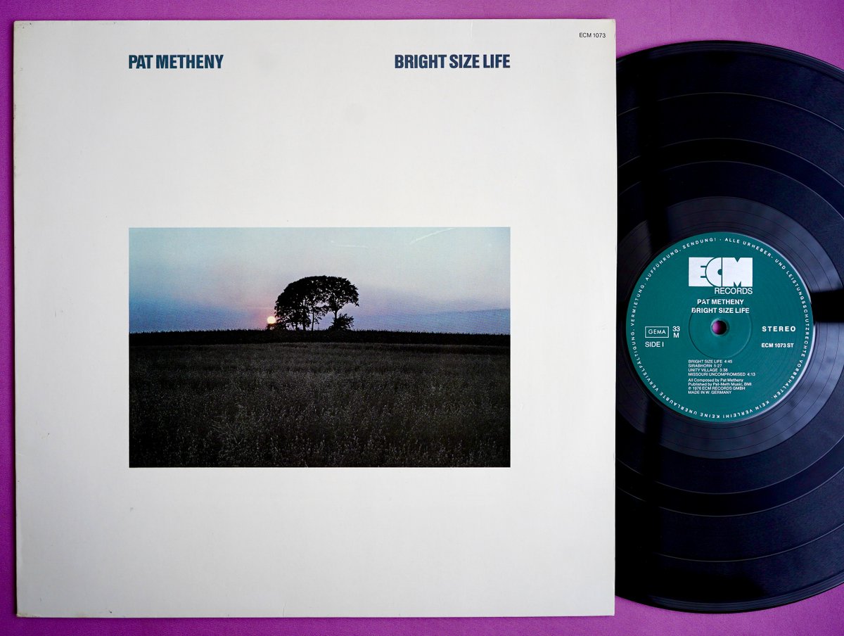 NEWJAZZTHINGS's tweet photo. PAT METHENY / BRIGHT SIZE LIFE
https://t.co/0bawNHbjpZ
#jazz #ジャズ #アナログレコード #record #records #レコード通販 #ジャズレコード #vinyl #vinylrecords #レコード #music #ECM #PatMetheny #JacoPastorius #BobMoses #guitarist #jazzguitar #newjazzthings #音楽 https://t.co/mjfPAdVU5l
