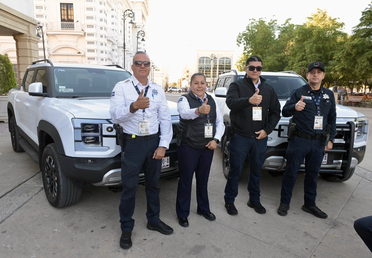 Fortalecemos a nuestra Policía Municipal con nuevo equipamiento. 
Entregamos más de 3,700 piezas de uniformes, además de chalecos balísticos, teasers y 4 vehículos, con una inversión histórica de más de 13 millones de pesos para blindar Hermosillo. 🚔 

¡Seguimos trabajando con