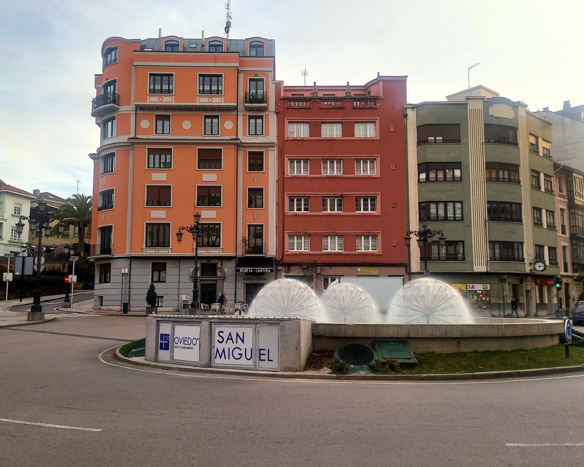 Así era y así es ahora tras haber sido "reformada". De lo de San Migu-el" no voy a comentar nada... Ahora el buen gusto brilla por su ausencia.