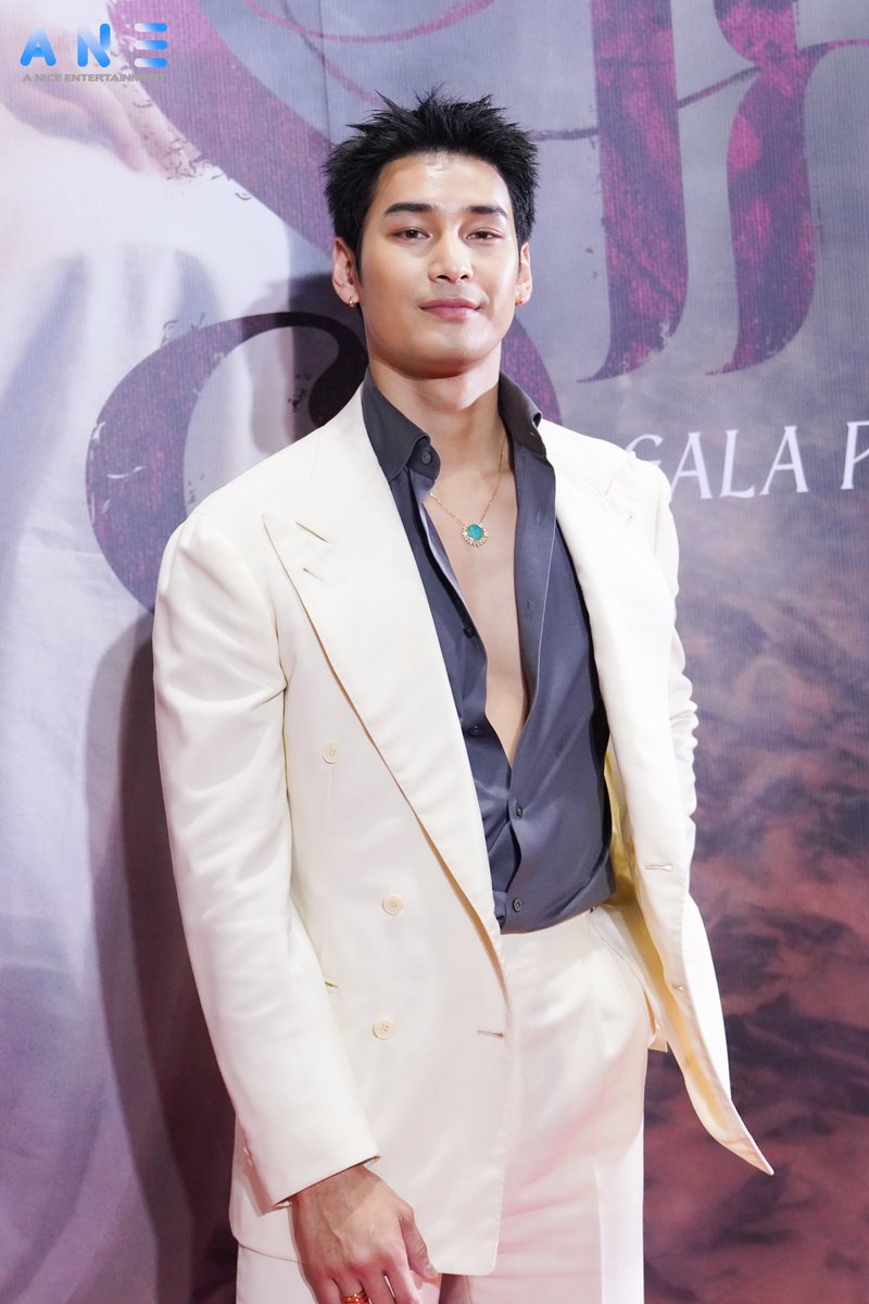 ANiceEnt's tweet photo. "อาโป ณัฐวิญญ์" ร่วมเดินพรมแดง ในงาน Gala Premiere ภาพยนตร์เรื่อง “ราคี” THE STAIN

#ApoNattawin
#ราคีGALA
#ราคีTHESTAIN https://t.co/ZH1LLyHFXO