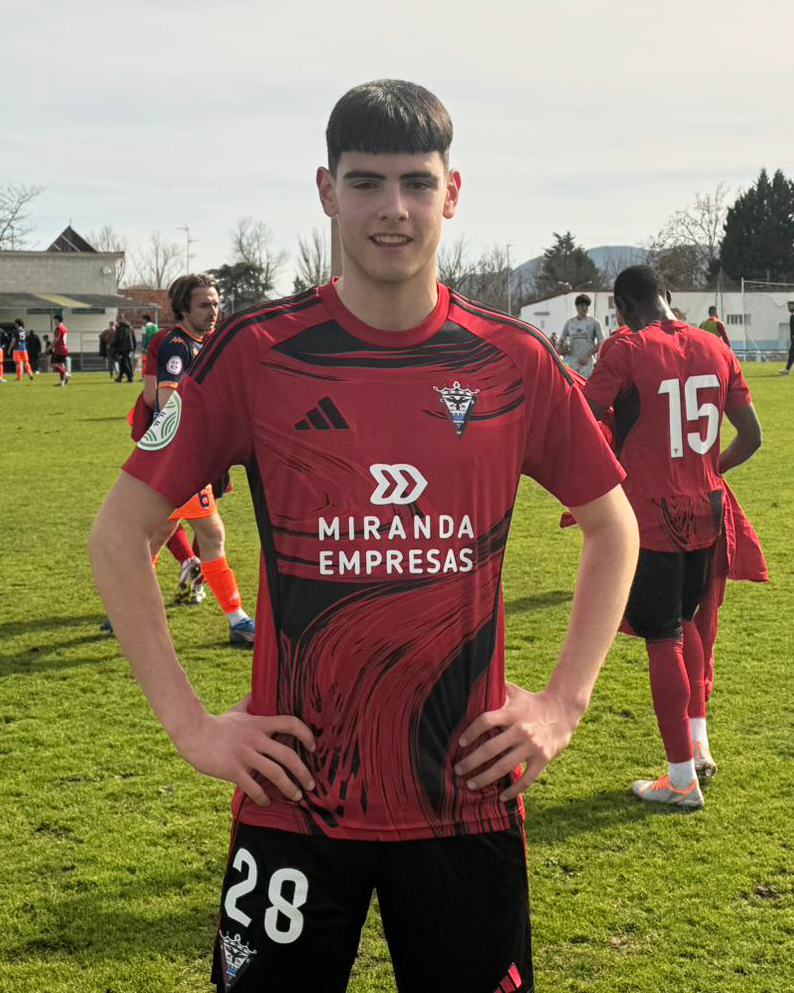 𝗙𝗨́𝗧𝗕𝗢𝗟 𝗕𝗔𝗦𝗘 | #CDMPromesas

🆙 Iker Fernández Ruiz de Arbulo, juvenil de primer año, debutó con el #CDMirandésB 🆚 Atlético Tordesillas
🔗 cdmirandes.com/noticias/debut…
