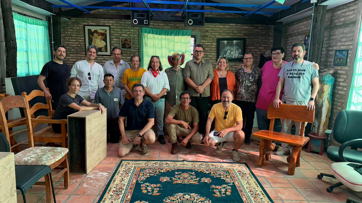 guionkuatia's tweet photo. La Asociación de Guionistas y Dramaturgos del Paraguay- Kuatia, realizó este sábado pasado su Asamblea General Ordinaria.

La misma se desarrolló en la ciudad de Ypacaraí, en la quinta del destacado dramaturgo y guionista [sigue]
#guiones #Kuatia #dramaturgos #asambleakuatia https://t.co/YN29nLolqG