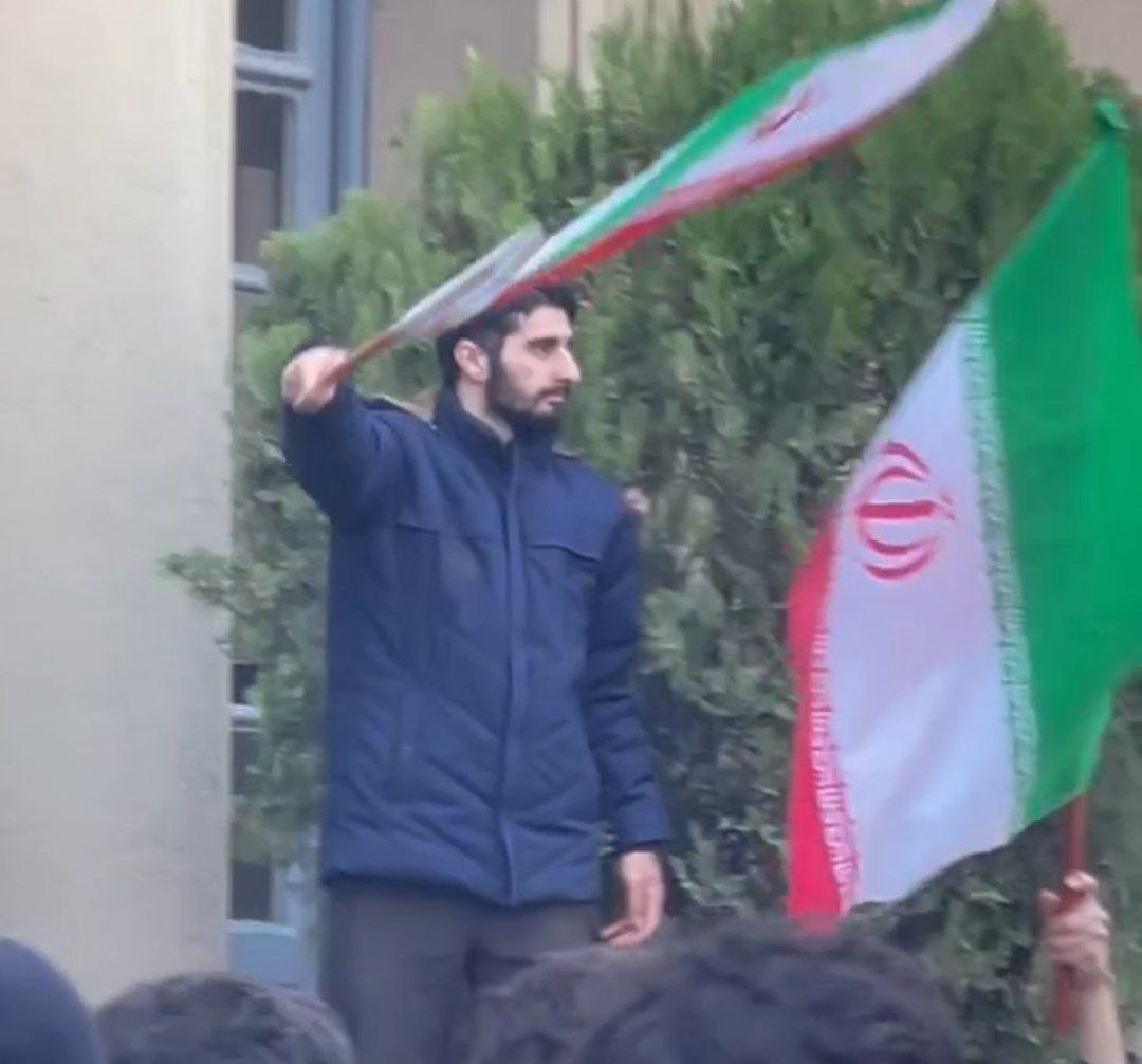 شناسایی شد !!!!!!
محمد احمدی حروم زاده 🩸
