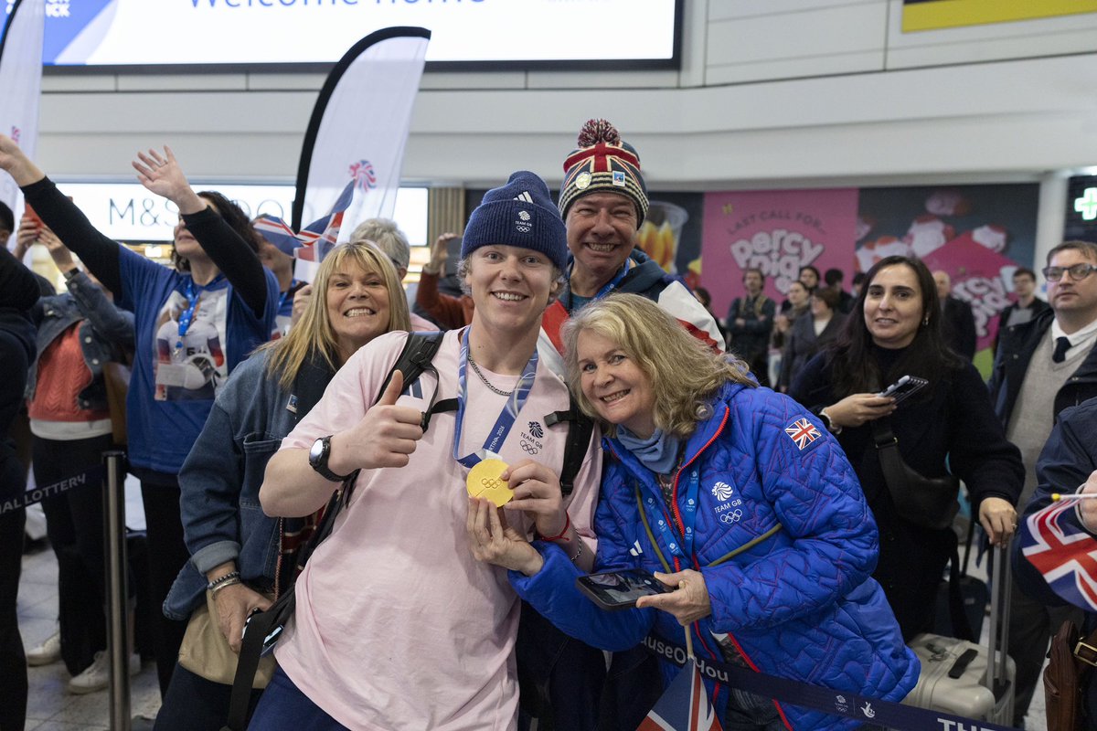 TeamGB's tweet image. Team GB’s athletes have touched down on home soil ❤️ 

#TeamGB | #MilanoCortina2026
