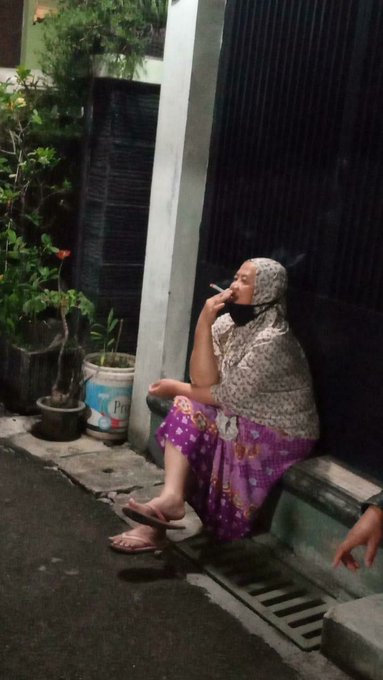 qrivasiii's tweet photo. Hidup mah dijalanin aja, jangan terlalu dipikirin nanti bisa stress, mengalir aja kaya air https://t.co/4qQdMOp5Uv