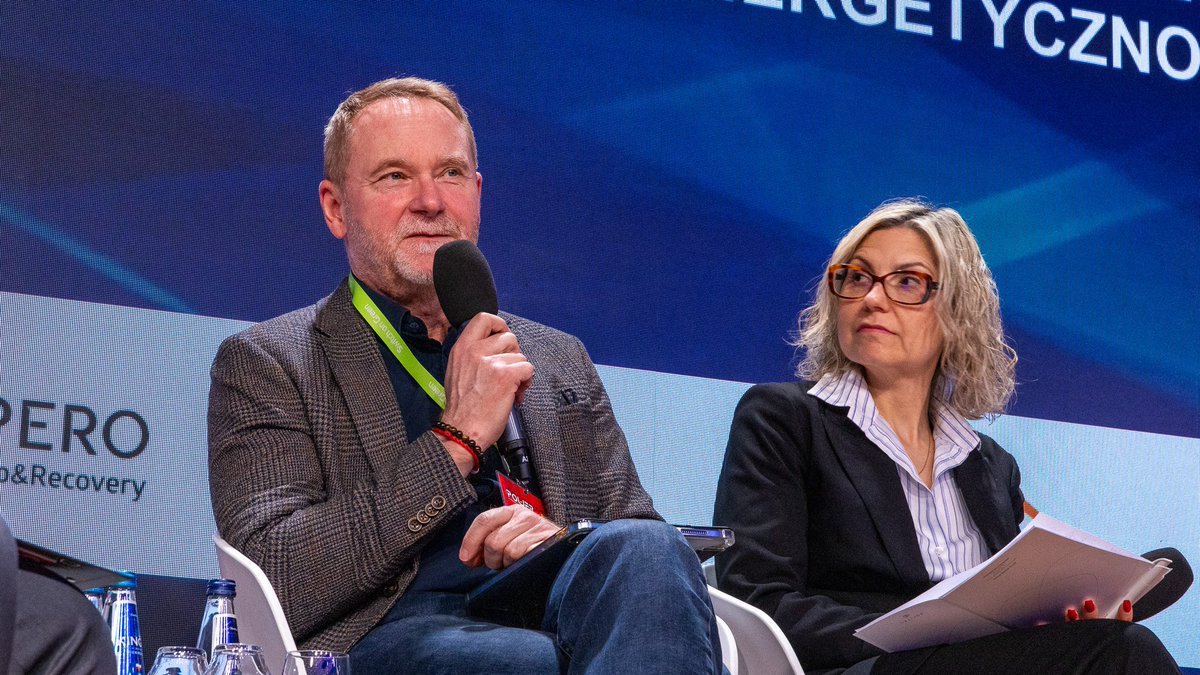 PEJ_PL's tweet image. 💬Lokalizacja naszego projektu wiąże się z ogromnymi inwestycjami towarzyszącymi. Nowa droga, linia kolejowa, infrastruktura morska, zasilanie w energię i wodę. To projekt, na którym korzysta całe jego otoczenie - wiceprezes Piotr Piela na #PowerPol