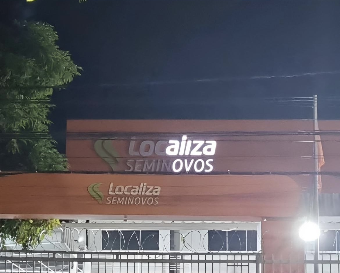 Anúncios estranhos tweet media
