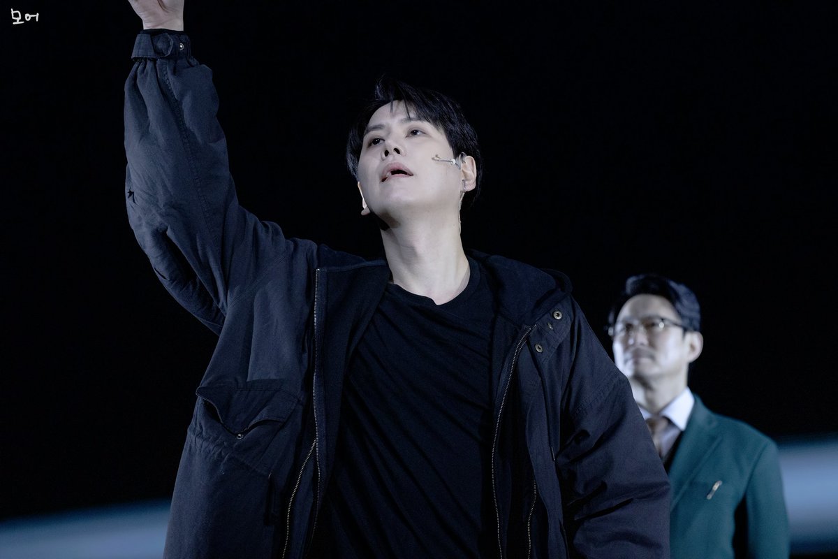 step_pic's tweet photo. 260221 데스노트

#규현 #KYUHYUN https://t.co/A7Jvd6st9w