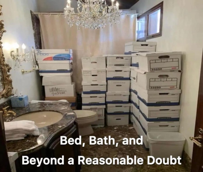 Politico: Judge Aileen Cannon permanently barred DOJ from releasing Jack Smith’s final report describing Trump’s stockpiling of classified docs at Mar-a-Lago and allegations that he obstructed government efforts to reclaim them.

She should be disbarred!
#TrumpIsUnfitForOffice
