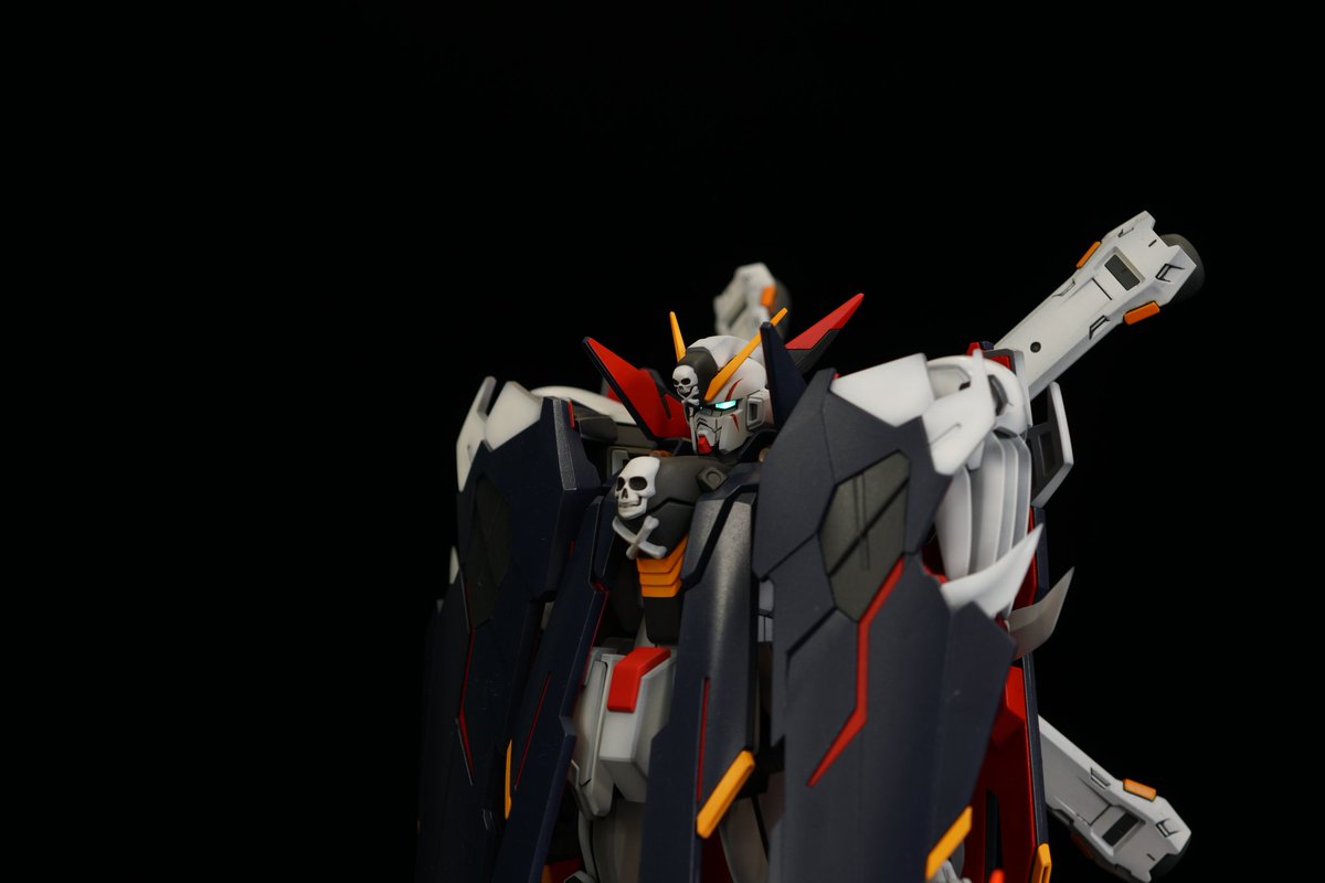 o7klvtJUEysonDH's tweet photo. 今までの電飾で多分1番うまくいった
MGフルクロスです。
光りすぎず光らなさすぎず、配線も電源も内部に入りました。
大事な人からの誕生日プレゼントなのでうれしいです。

#ガンプラ https://t.co/D6vImxTla0