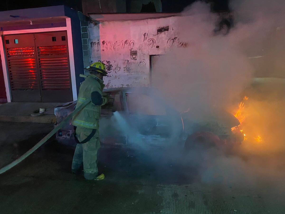 TabascohoyFM's tweet photo. #AlminutoTHR🔴 #NoticieroMatutinoTHR☀️ |
🔹Protección Civil Tabasco informó que, en el municipio de #Huimanguillo, personal del Centro Regional Sábana del #IPCET activó los protocolos correspondientes tras recibir reportes de incendio.
📍 Primer evento:
Incendio de vehículo sobre la calle Ignacio Gutiérrez, en la colonia Centro.
📍 Segundo evento:
Incendio de vehículo tipo torton en la avenida Trinidad Malpica, también en la colonia Centro.
➡️ En ambos casos se realizaron las acciones necesarias para el control y mitigación de riesgos. Solo se reportaron daños materiales, sin personas lesionadas.
#Villahermosa #TabascoHoyRadio909
https://t.co/CXk04mtXiG