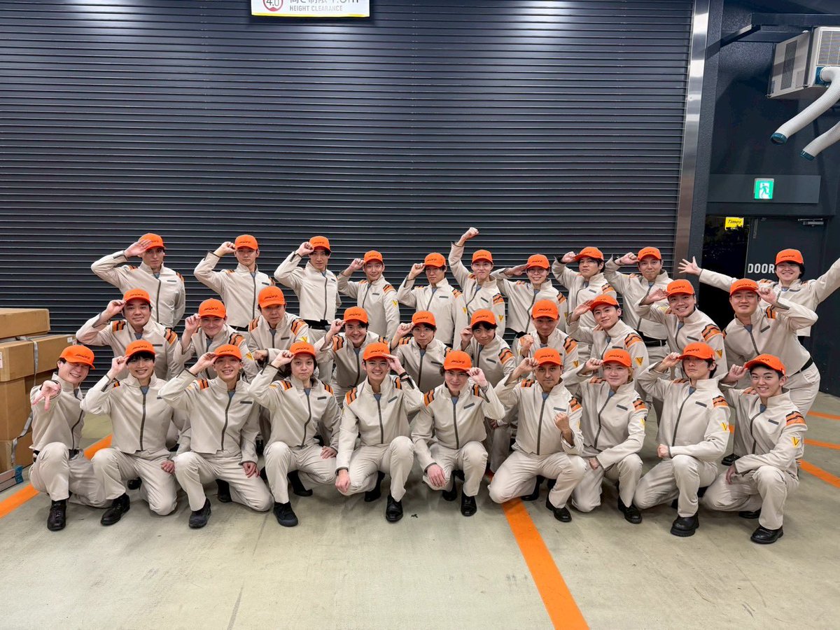 max_RockBear's tweet photo. 横浜アリーナで行われたエヴァンゲリオンフェスにてNERV職員をさせていただきました！
貴重すぎる経験😭
エヴァファンの皆さんの温かさや、製作陣の熱意や苦労を感じることができて幸せな時間・空間でした！
本当にありがとうございました🫡
#エヴァフェス
#NERV職員 https://t.co/C409FwYhQ1