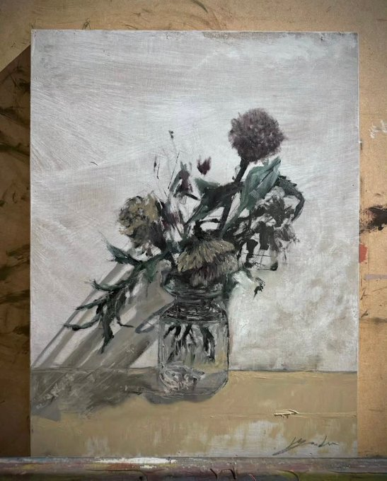 #Hyunjin of #StrayKids is going viral in Korea for his remarkable self-taught painting abilities, with his works compared to Renaissance art and highlighted by Esquire magazine.