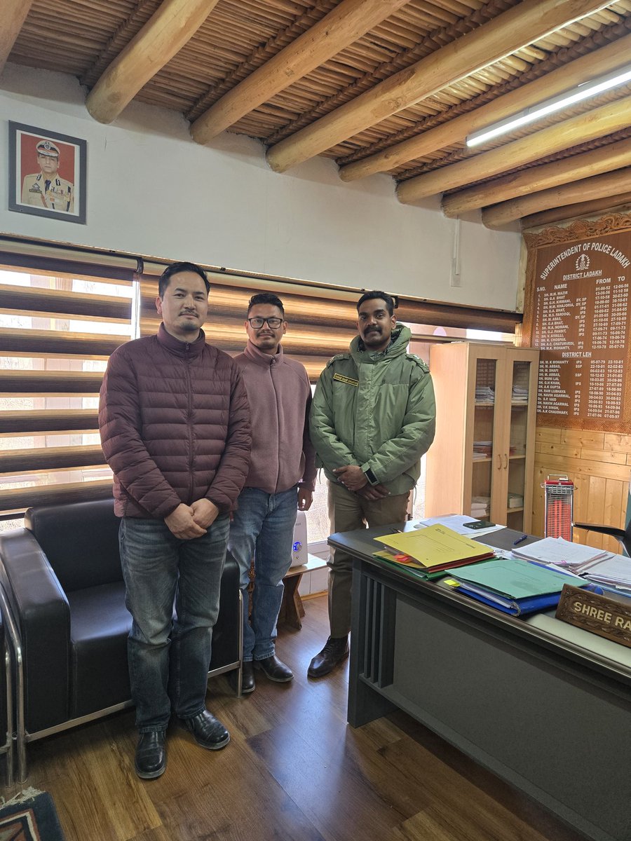 BjymLadakh's tweet photo. State President, BJYM Ladakh, met SP Leh Shree Ram R, IPS, and invited him as Chief Guest for the 8-A-Side finale.

Discussion centered on drug abuse, youth mental health, and crime. SP Leh assured full support for building a safer, drug-free Ladakh. https://t.co/lQXhFlC28U