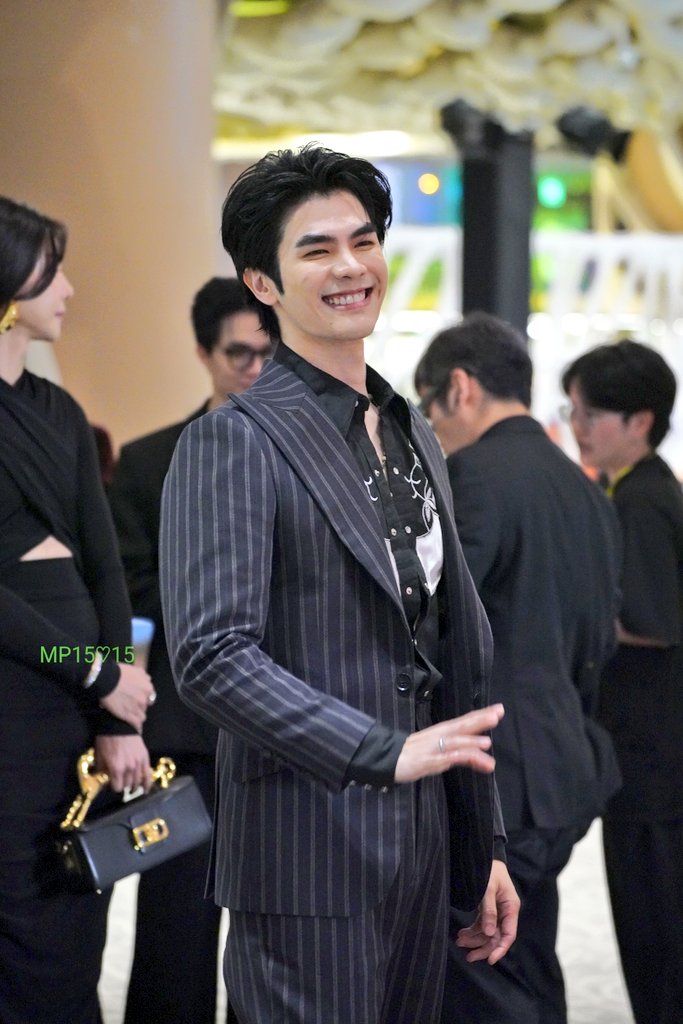 MEMILE09_15's tweet photo. หัวใจของกรีนนี่โรส

MILE THE STAIN AT SIAM PARAGON

@milephakphum
#MilePhakphum 
#ราคีGALA 
#ราคีxSiamParagon https://t.co/Xr7bfnF4RF