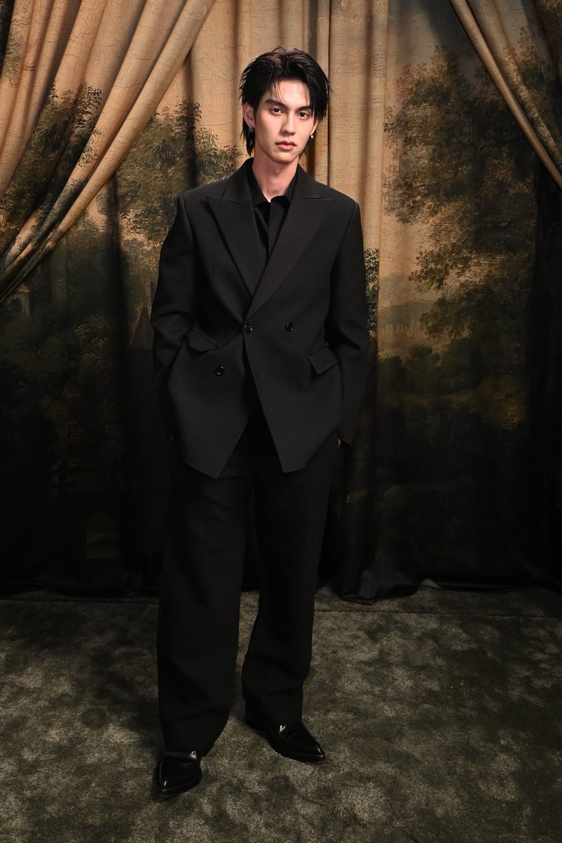 fonzae2's tweet photo. Bright Vachirawit 
#BurberryxBRIGHT
#BurberryAWxBRIGHT
#bbrightvc #Burberry https://t.co/Ch2jechjJW