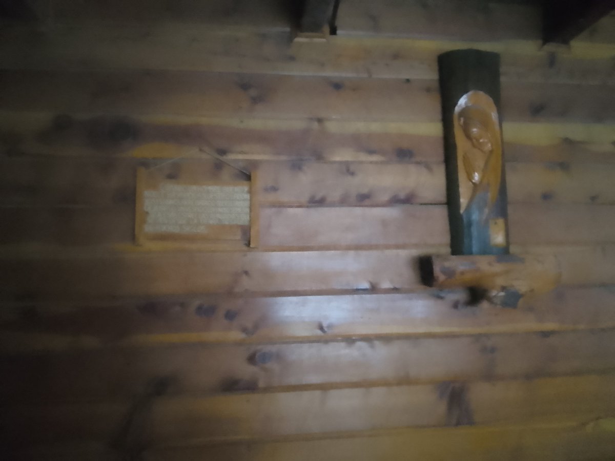 damiandresc's tweet photo. Bariloche: 3 Grados! Hermoso y visita a la capilla local https://t.co/t7qCKtKcSu