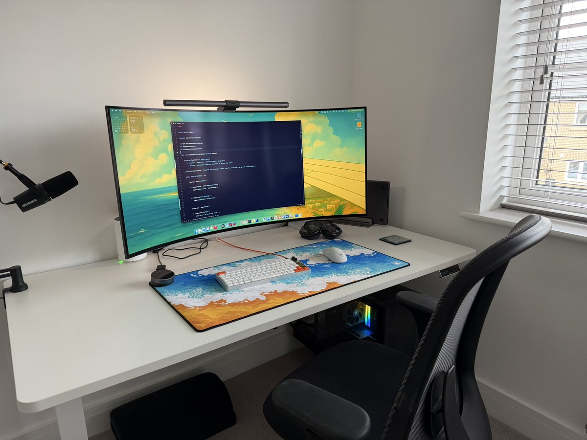 chazza's tweet photo. New desk upgrade! 🥳

Just received my @PixelMousepads pad, unboxing experience gives me huge Apple vibes! The quality and size of these is superb too

I went with the @AtoBeach design of course! Sharing for visibility as the team are good friends.

Check them out! https://t.co/b1zaUvGdso