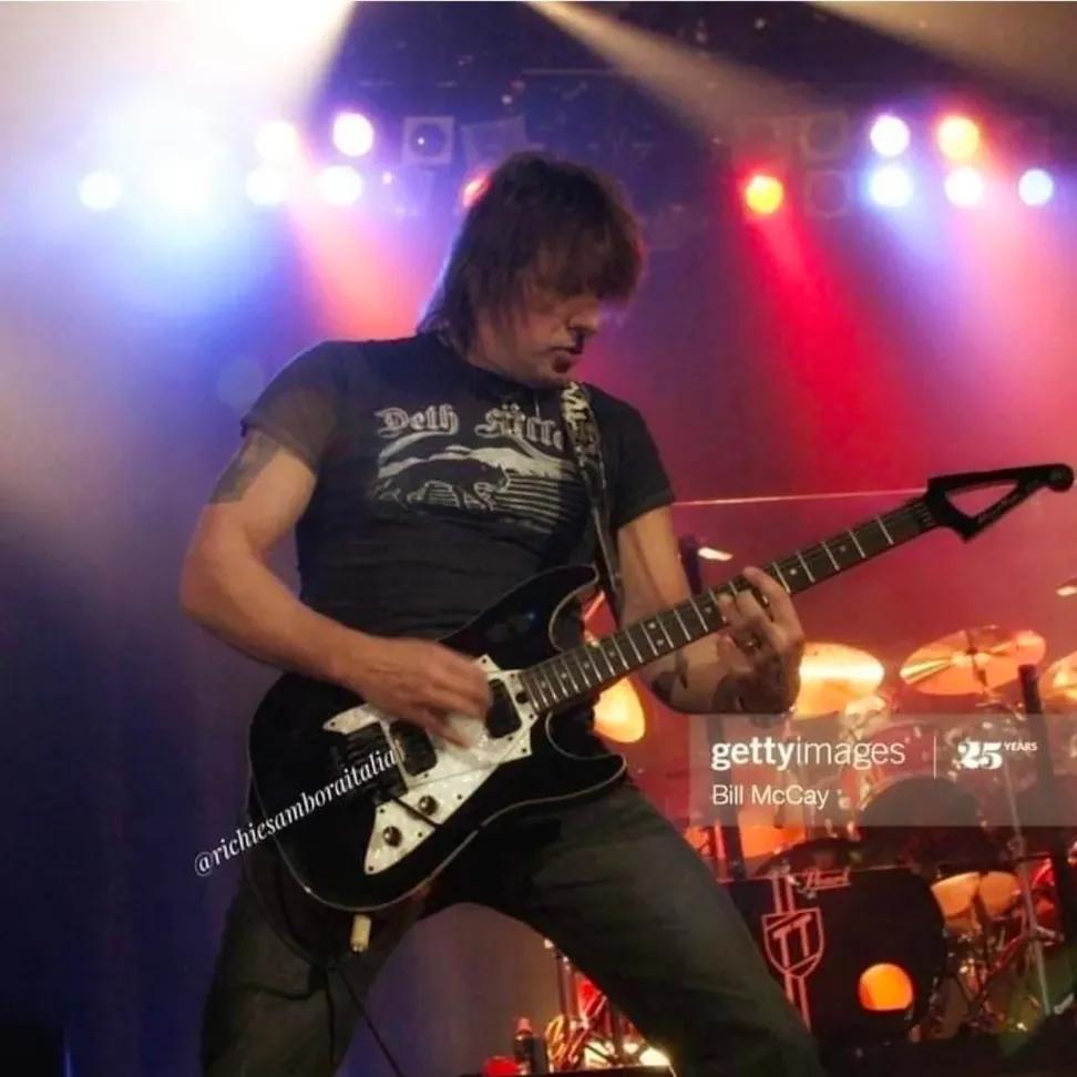 SamboraItalia's tweet photo. SamboraMonday โ๐ต
#RichieSamboraItalia #richiesambora #richiesamborafan #guitar #guitarist #music #musician #singer #songwriter #bonjovi #samboraddicted #fashion #rockstars #therealsambora #samboraforever #RS #sambora #rock #samborarock #fanpage #monday #newweek https://t.co/D6fTYOu8ge
